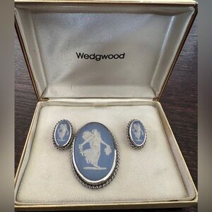 Wedgwood Solid Silver Numbered Jadperware Brooch and Clip Earings